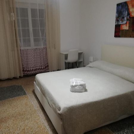 タラントLa Casa Di Annaアパートメント エクステリア 写真
