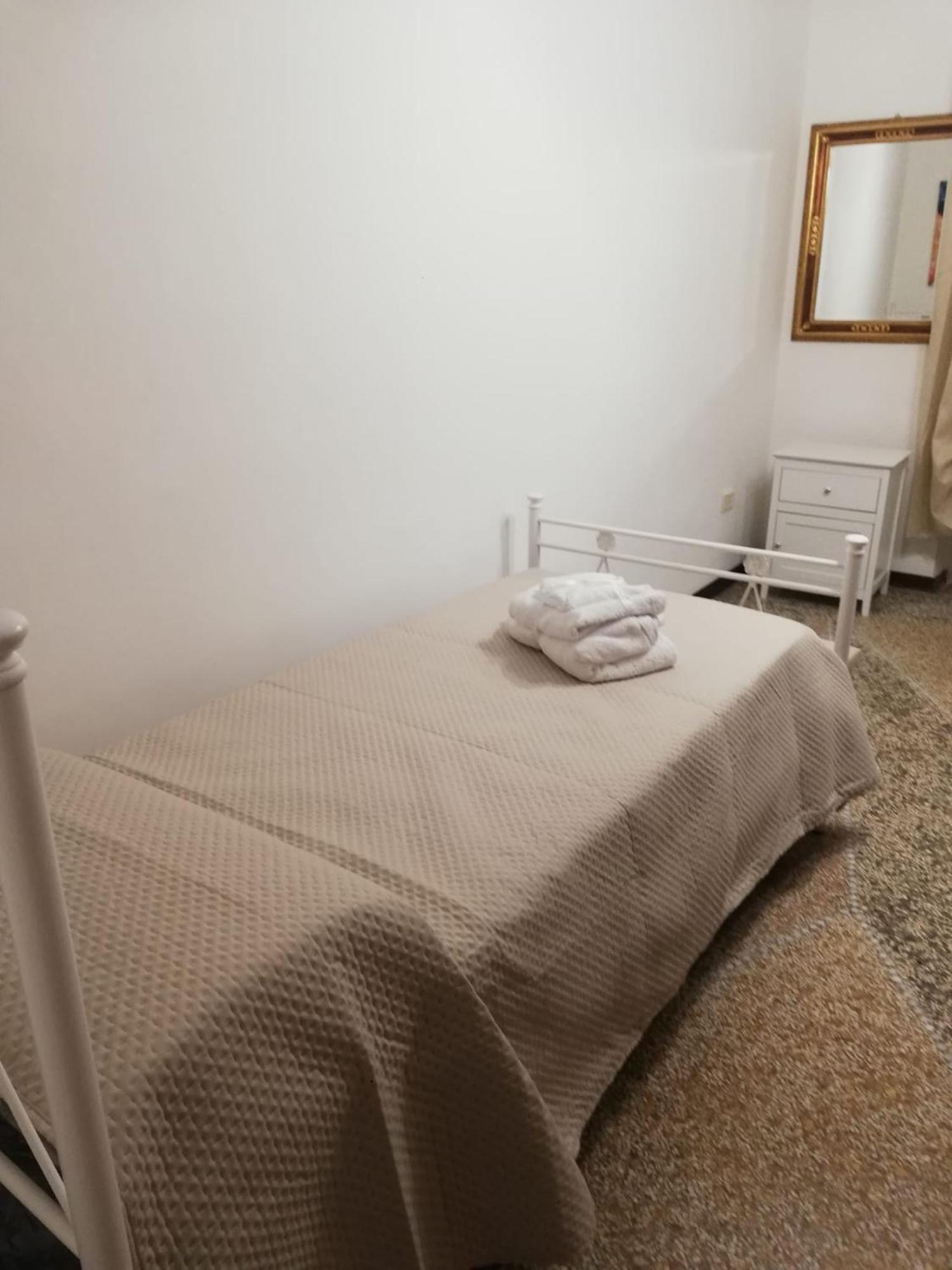 タラントLa Casa Di Annaアパートメント エクステリア 写真